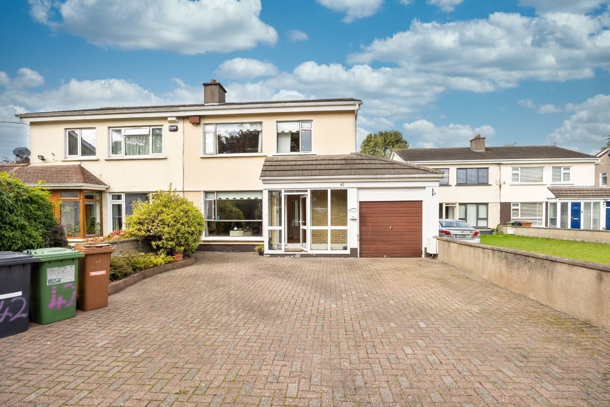 Photograph 1 of 42 Glenville Avenue, Clonsilla, Clonsilla, Dublin 15